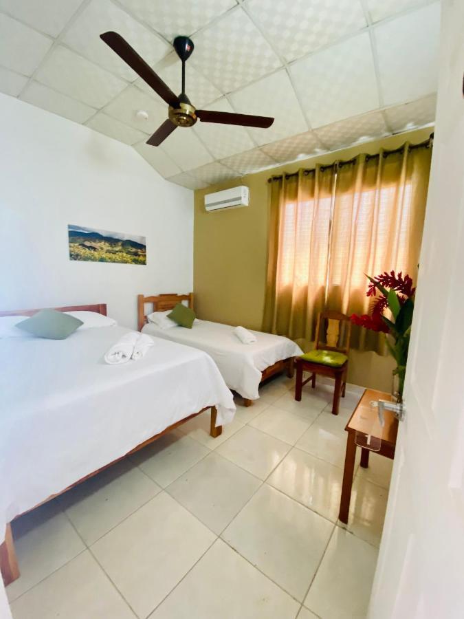 Hotel Ana Mary Santiago Buitenkant foto