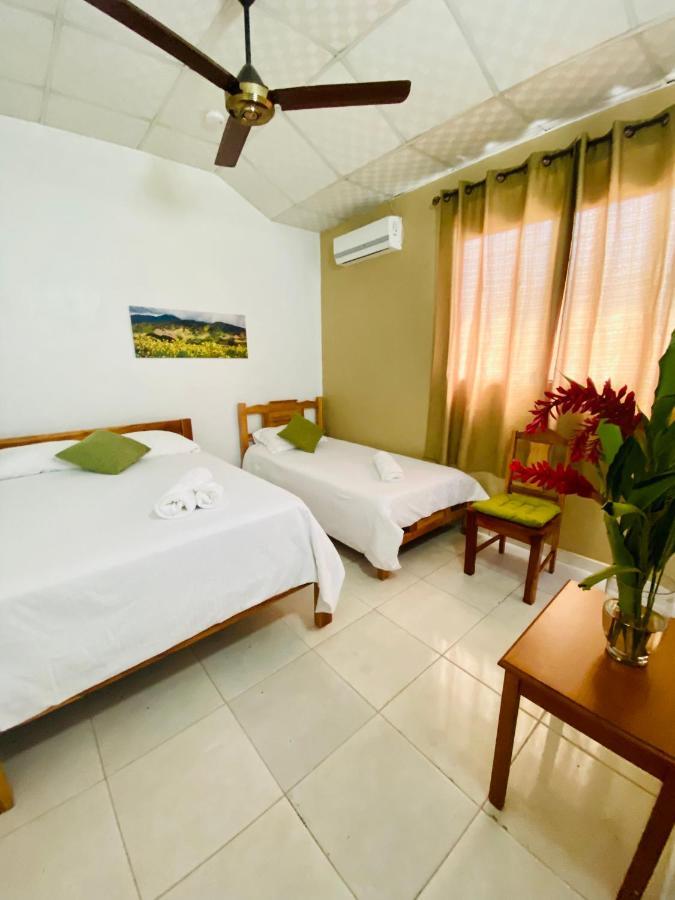 Hotel Ana Mary Santiago Buitenkant foto