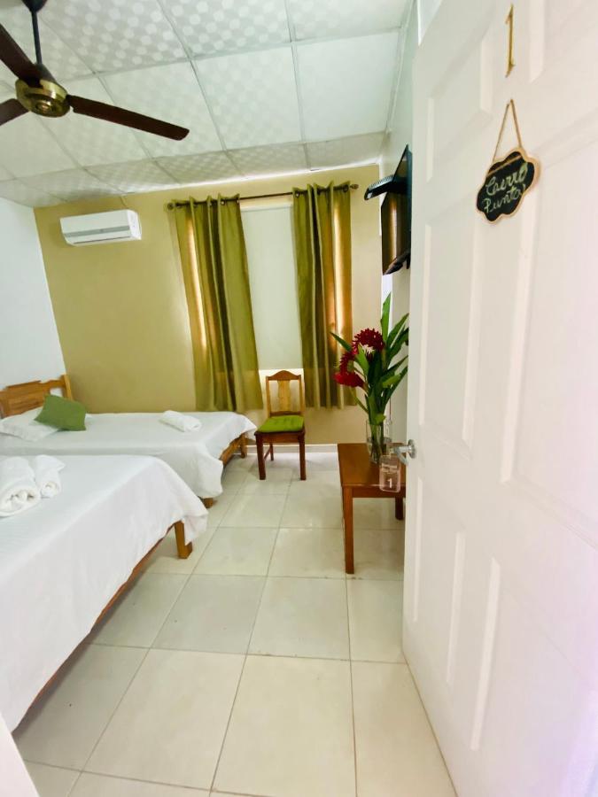 Hotel Ana Mary Santiago Buitenkant foto